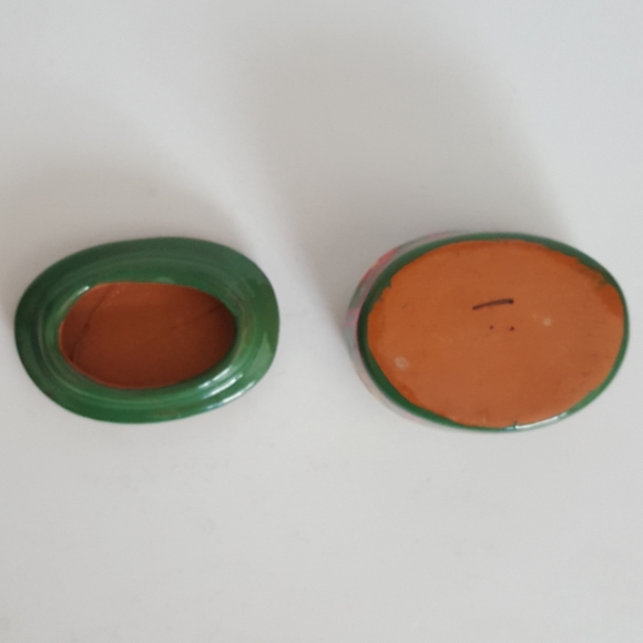 Hand Painted Ceramic box - Picture 3 of 6